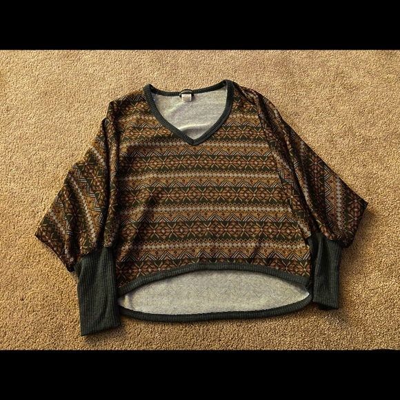 Seduction crop top sweater with pattern - Picture 2 of 3
